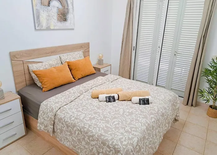Apartment Residencial La Pineda & Anet