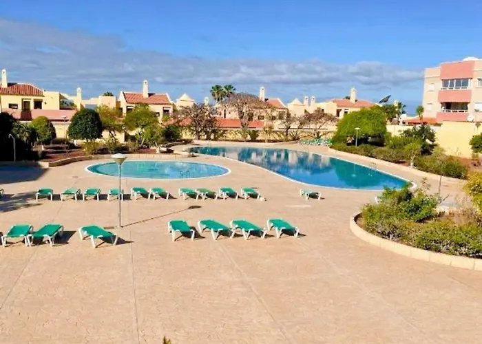 Residencial La Pineda & Anet Apartment